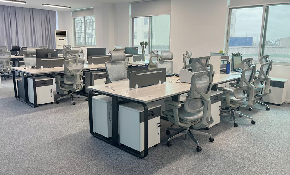 人体工学椅项目配套现场-上海某金融公司