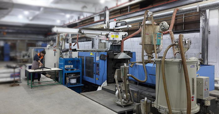 我们的开发团队经验丰富，每年开发超过20多款中高端人体工学椅。您的设计将被打造成模具。